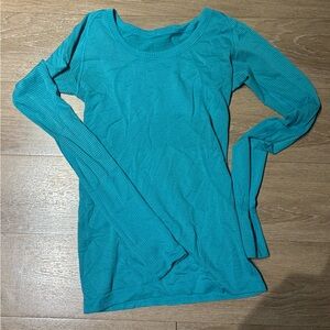 Lululemon swiftly tech, long sleeve scoop
